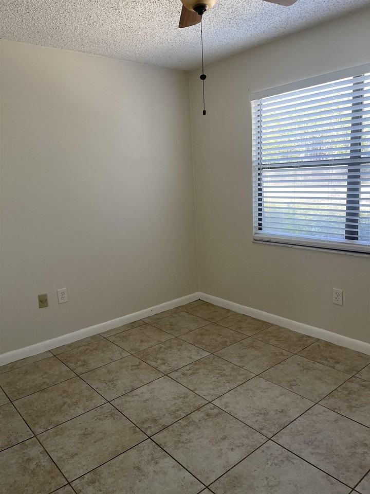 700 W Pope Rd #A7 - Photo 7 of 9