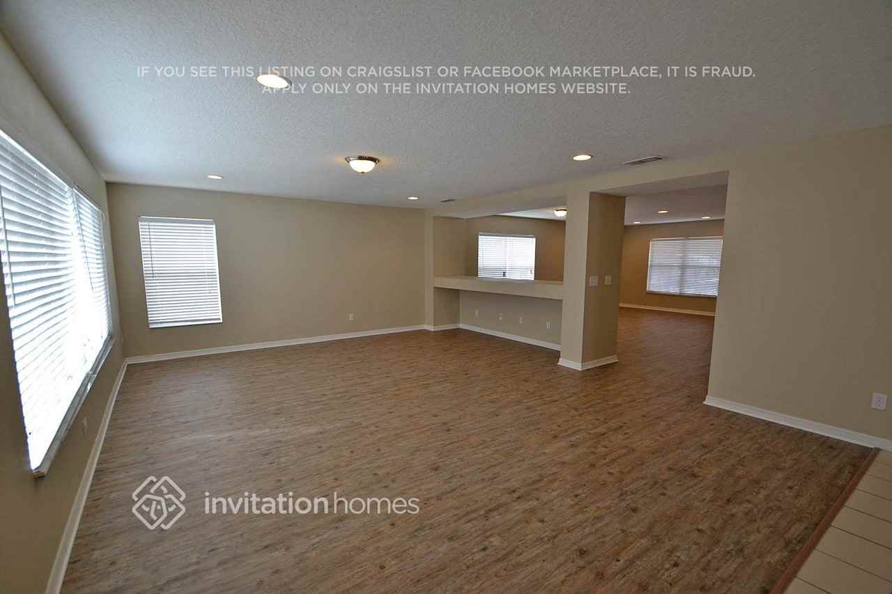 13630 Podocarpus Ln - Photo 3 of 11