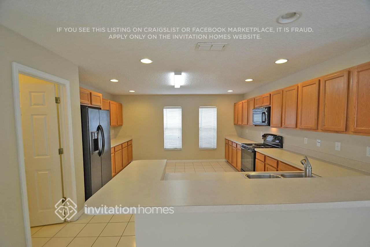 13630 Podocarpus Ln - Photo 4 of 11