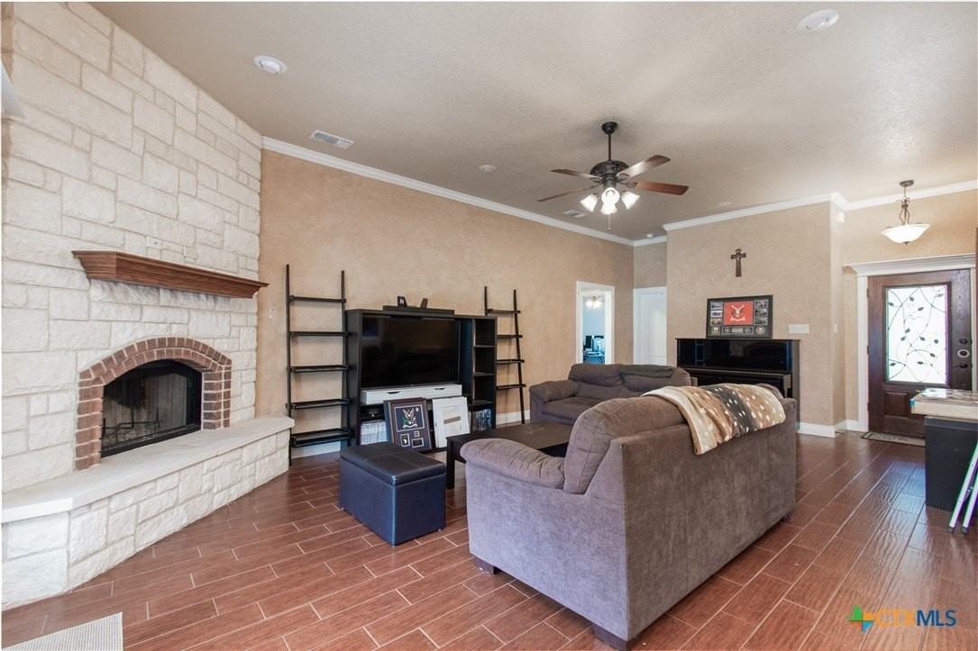 2513 Jackson Dr - Photo 2 of 23