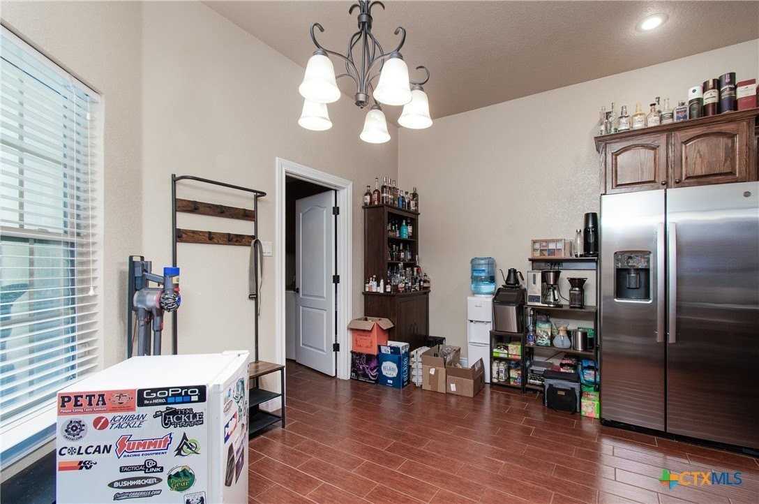 2513 Jackson Dr - Photo 5 of 23