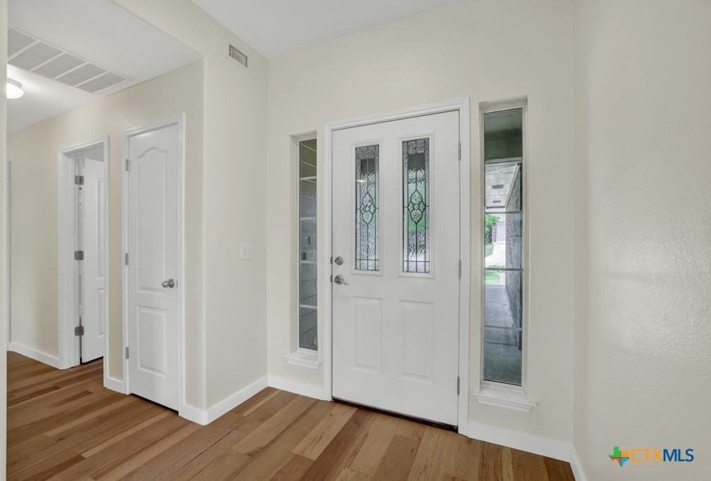 2116 Bentwood Dr - Photo 2 of 28