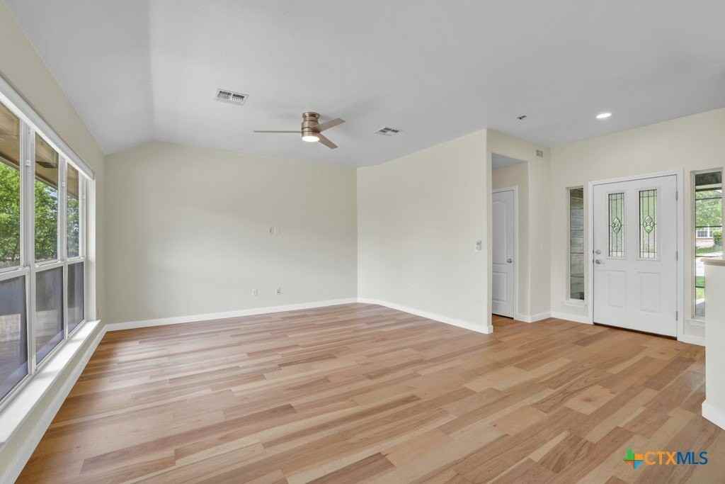 2116 Bentwood Dr - Photo 3 of 28