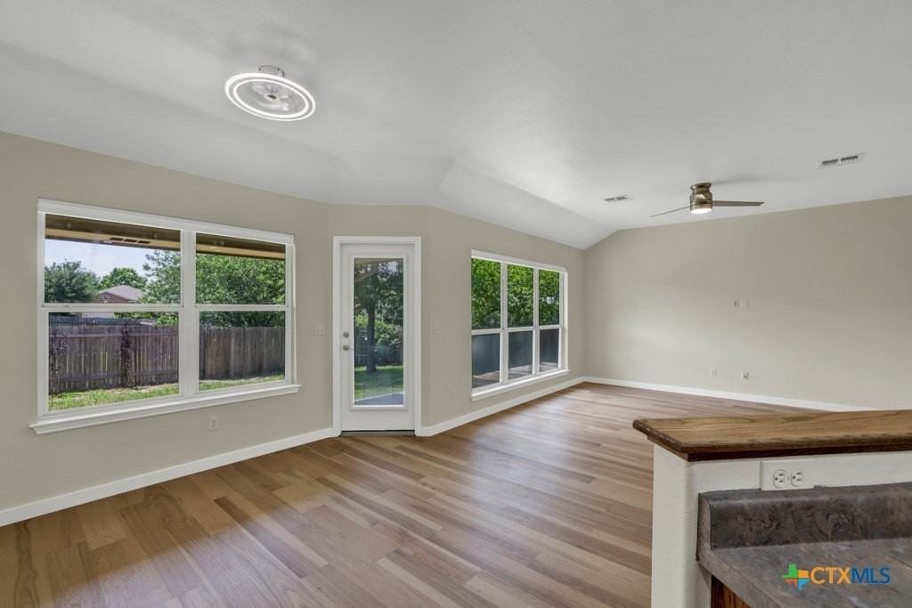 2116 Bentwood Dr - Photo 4 of 28