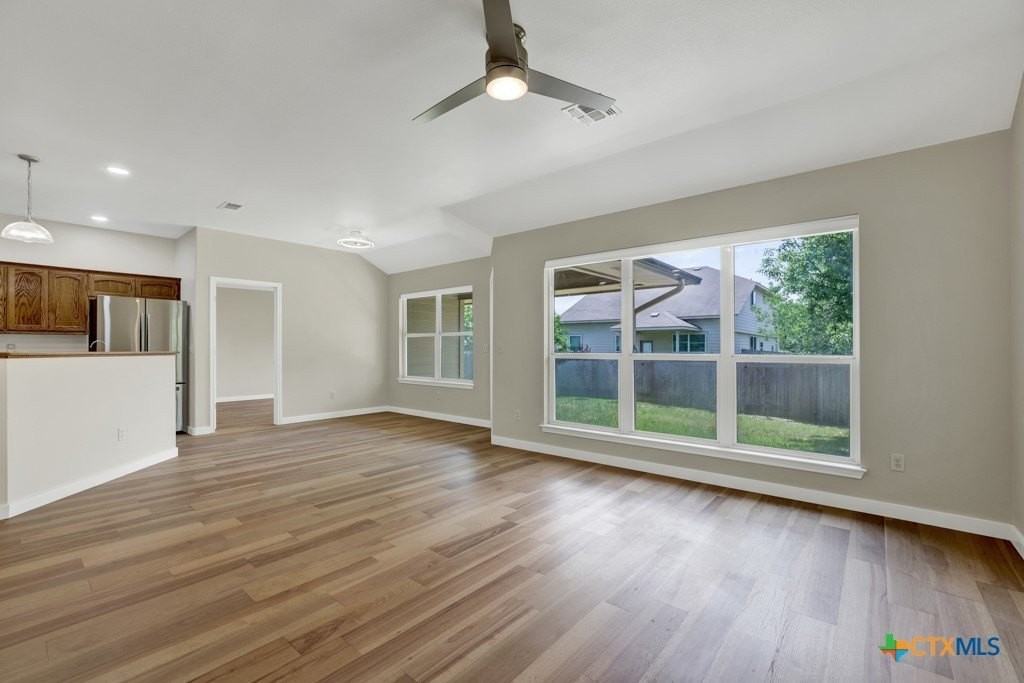 2116 Bentwood Dr - Photo 6 of 28