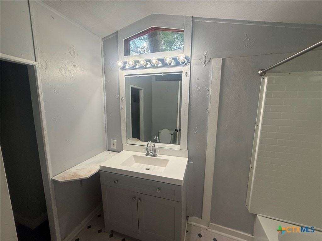 410 W North St #412 - Photo 6 of 10
