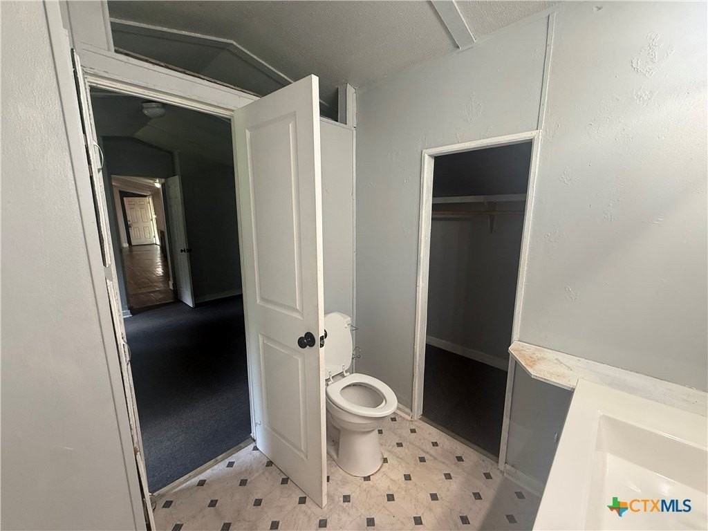 410 W North St #412 - Photo 7 of 10