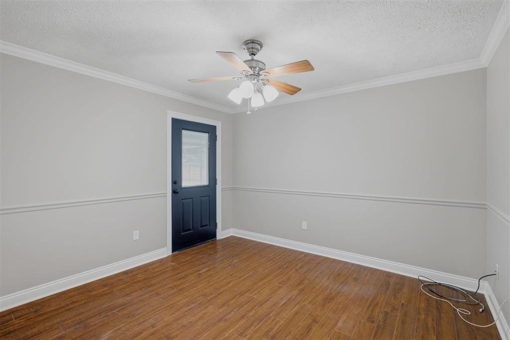 1906 19th St - Photo 4 of 15