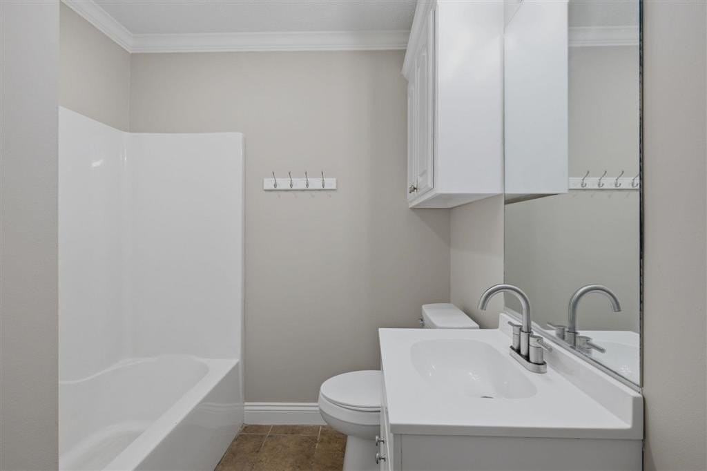 1906 19th St - Photo 5 of 15