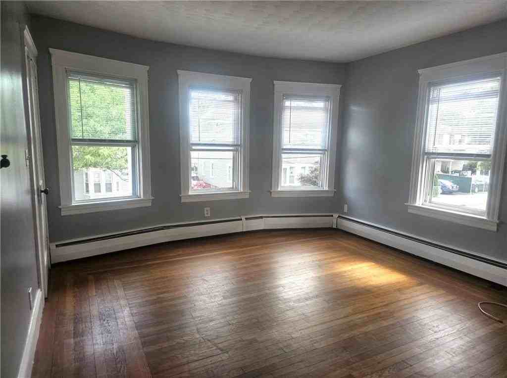 256 Japonica St - Photo 6 of 18