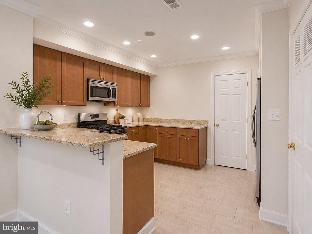 35 Rhode Island Ave Nw #A - Photo 5 of 20