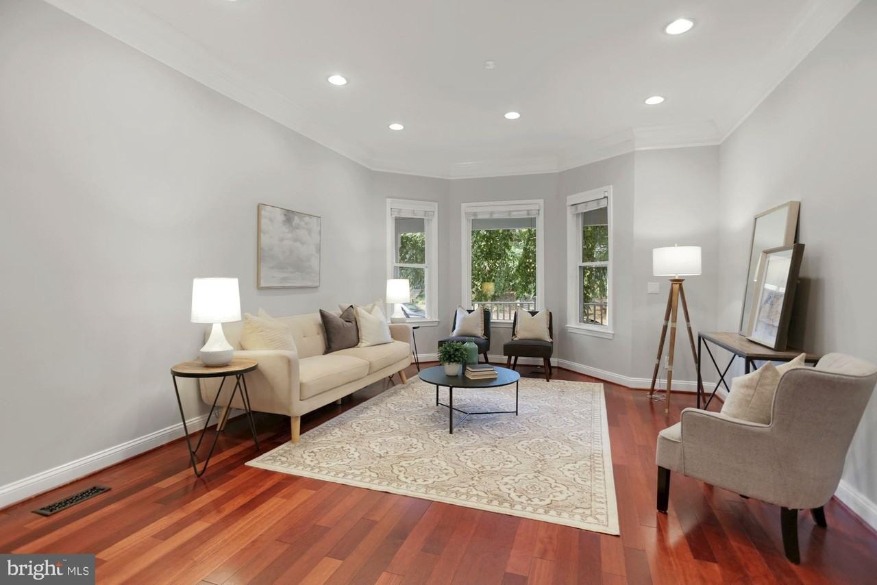 215 T St Ne - Photo 5 of 31
