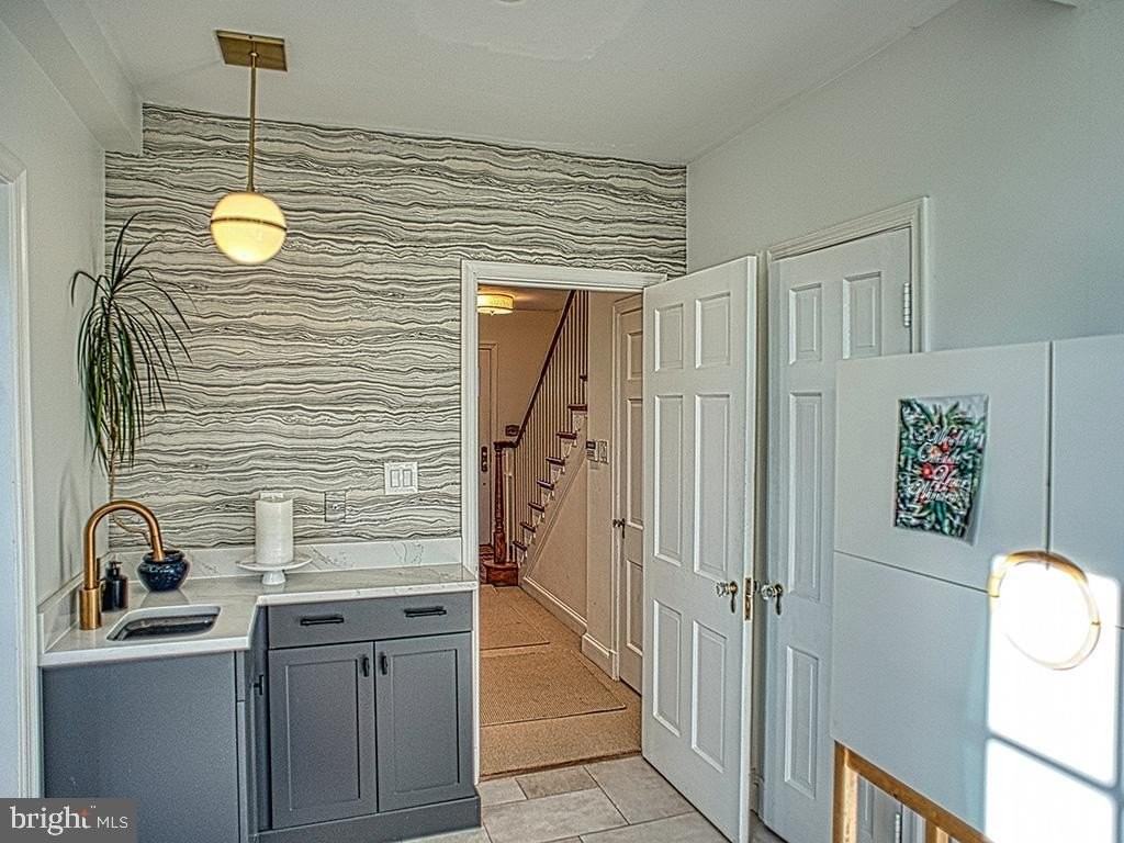 4643 16th St Nw #B - Photo 3 of 24
