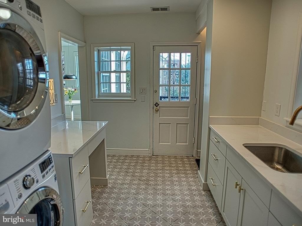 4643 16th St Nw #B - Photo 5 of 24