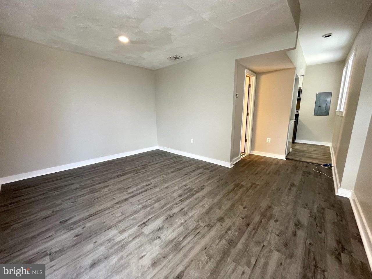 819 12th St Ne #1 - Photo 2 of 11
