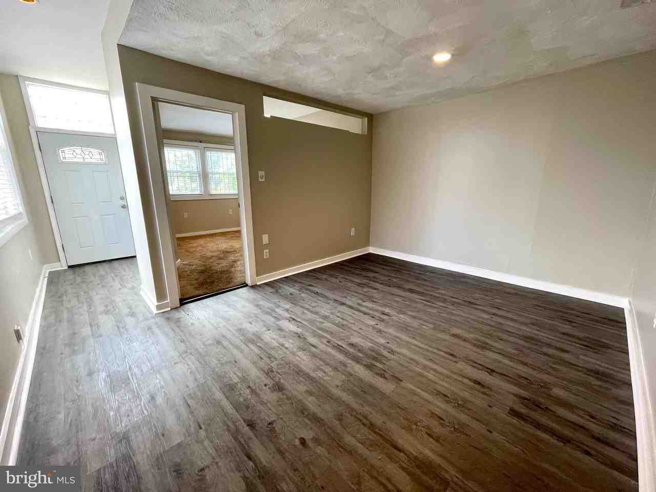 819 12th St Ne #1 - Photo 3 of 11
