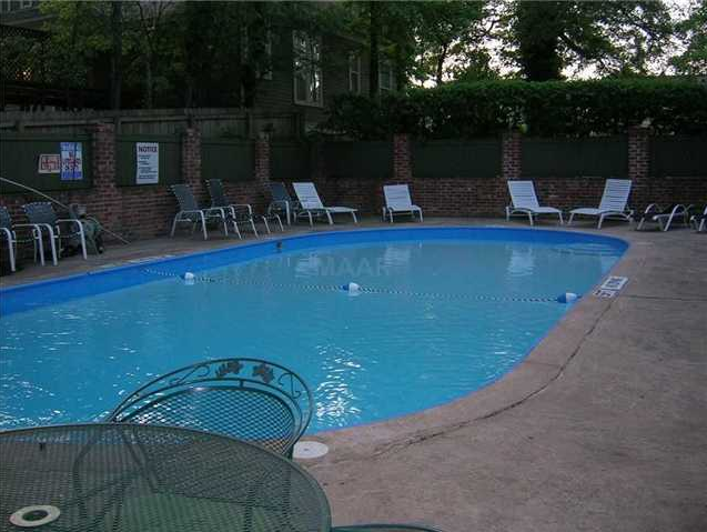 510 Peabody Pl - Photo 3 of 18