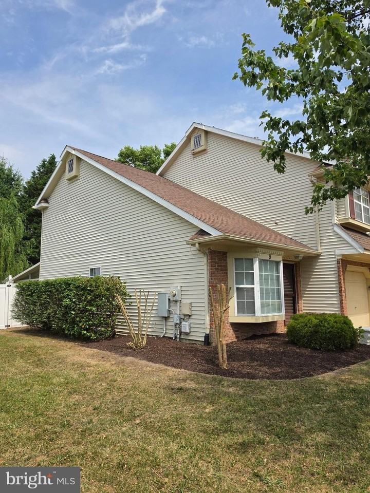 9 Gristmill Dr - Photo 2 of 39