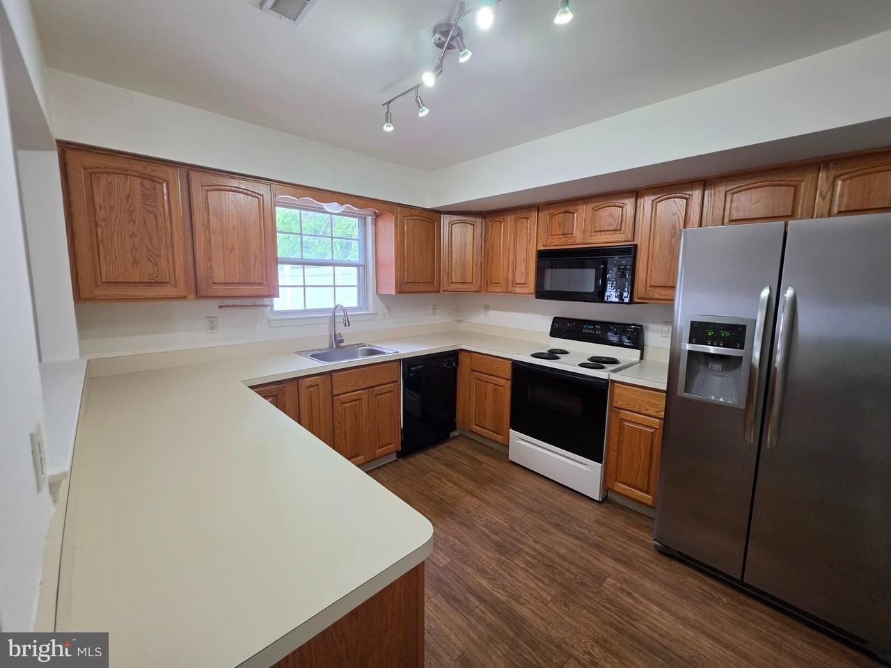 9 Gristmill Dr - Photo 7 of 39