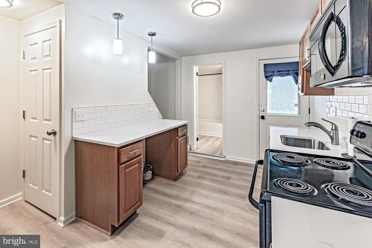 1010 Clayton St - Photo 4 of 8