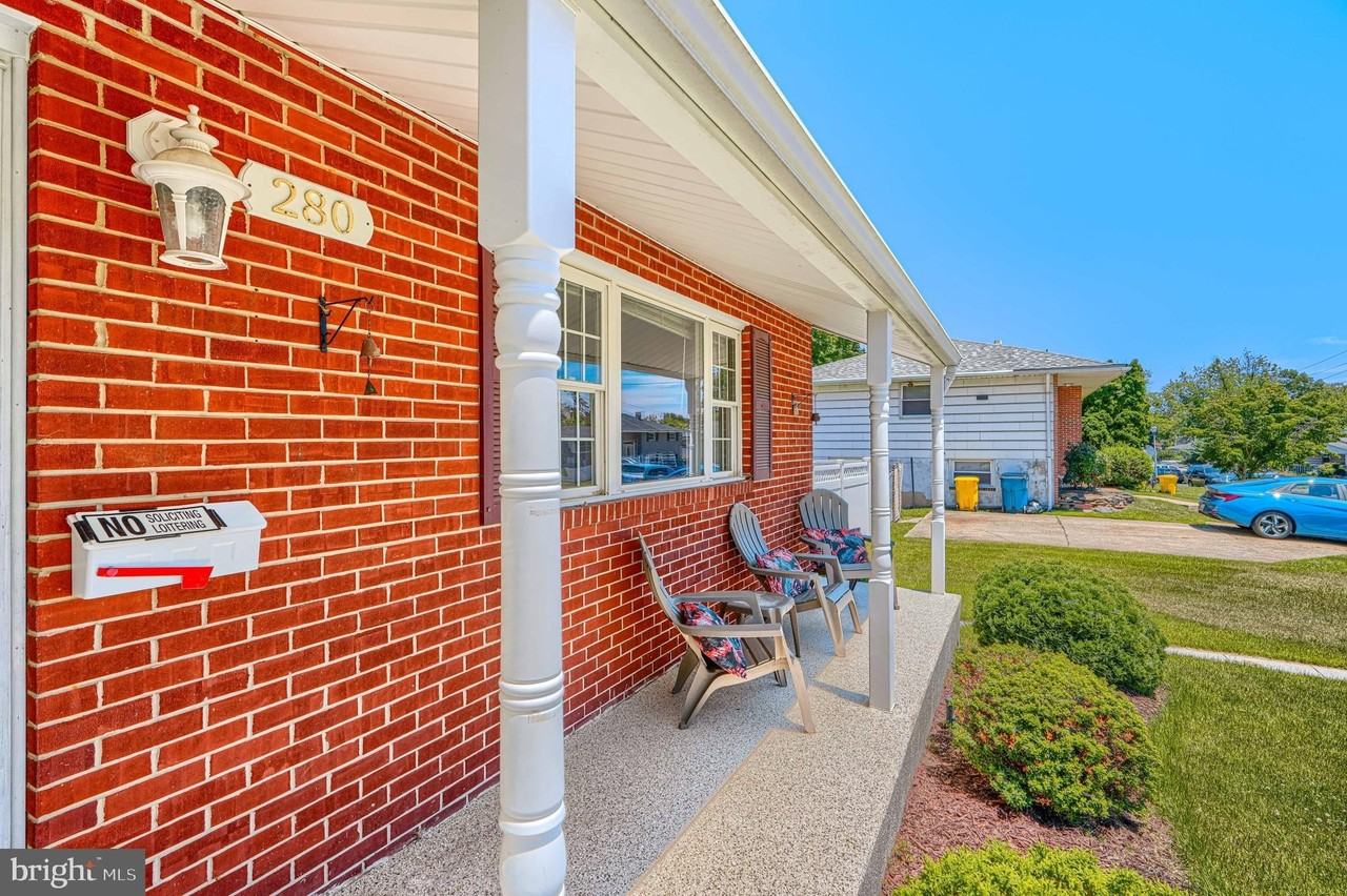 280 Mackintosh Dr - Photo 2 of 50