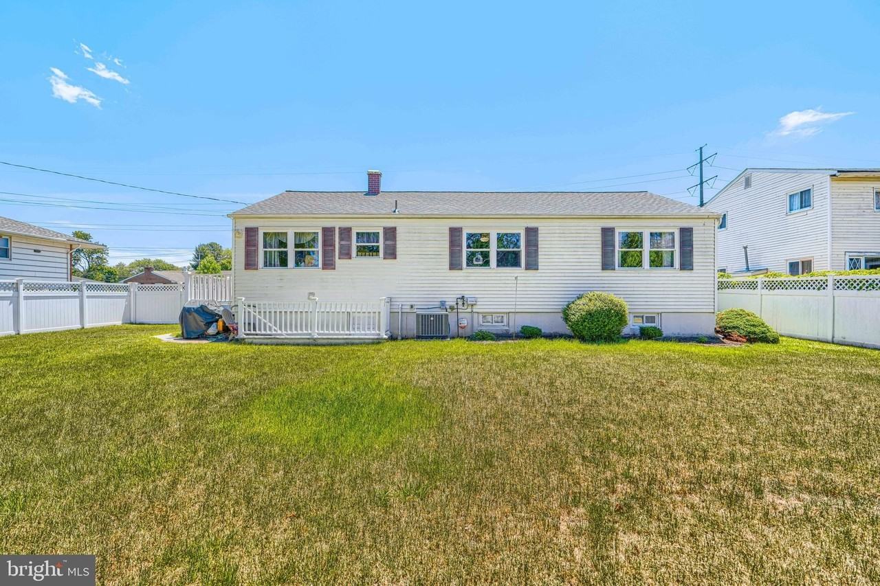 280 Mackintosh Dr - Photo 5 of 50