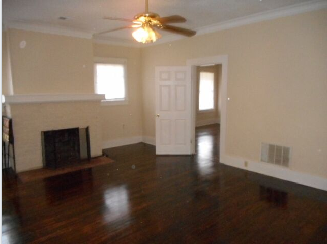 1099 Forrest Ave - Photo 2 of 16