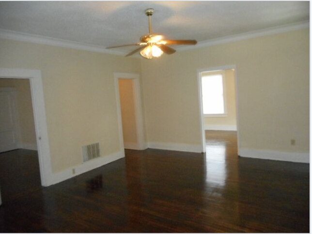 1099 Forrest Ave - Photo 3 of 16