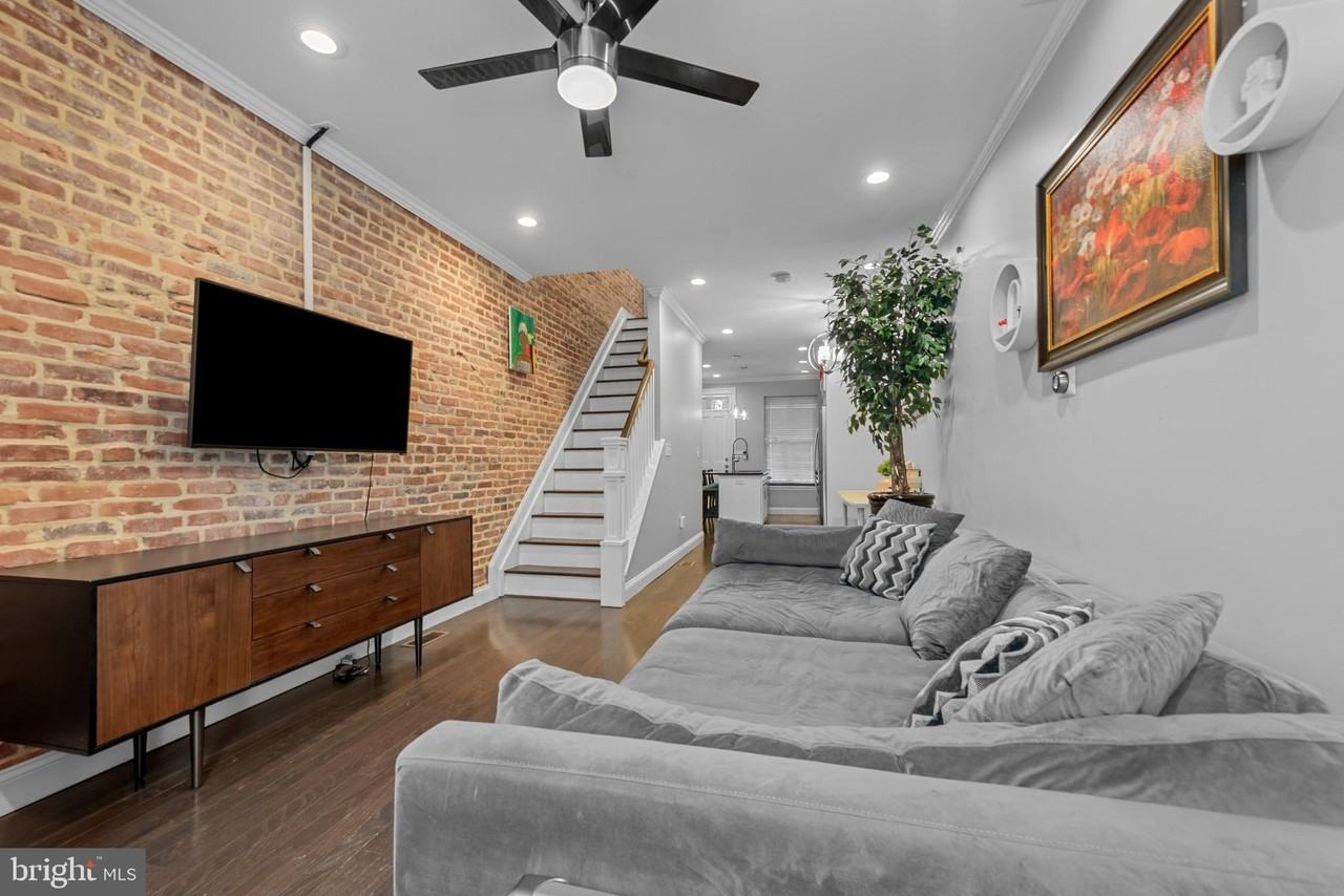 902 N Milton Ave - Photo 5 of 29