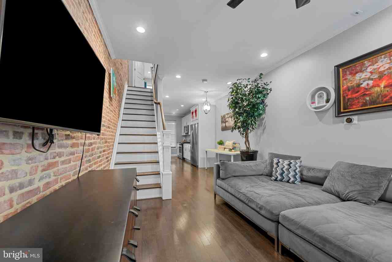902 N Milton Ave - Photo 6 of 29
