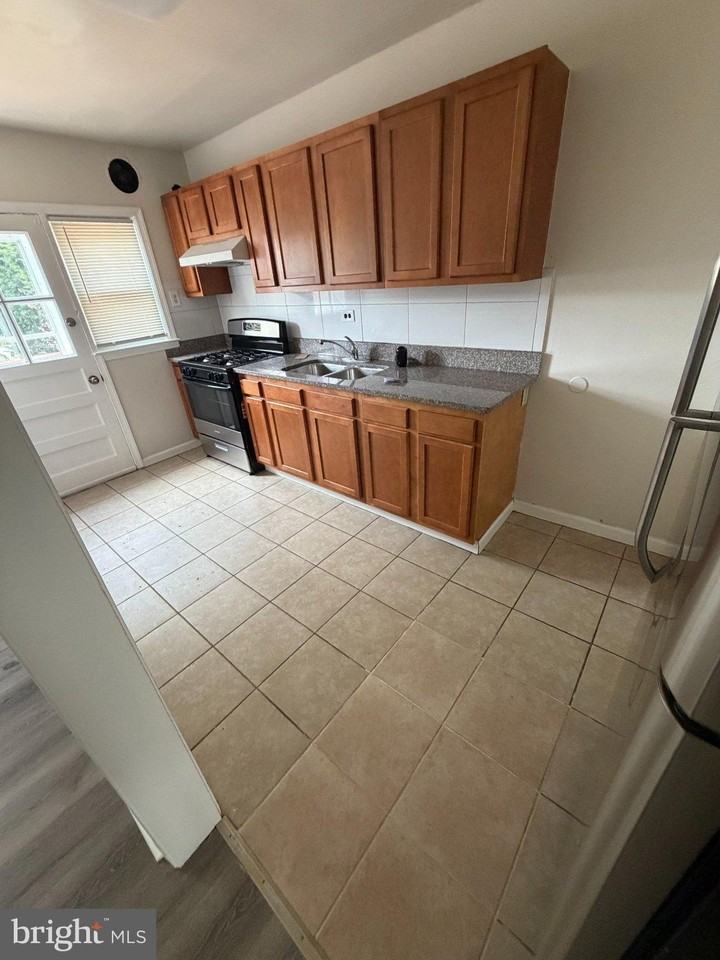 4848 Carmella Dr - Photo 5 of 17