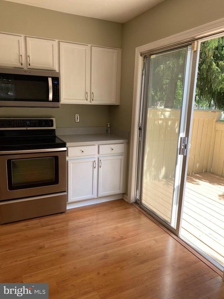 123 Heathfield Dr - Photo 6 of 17