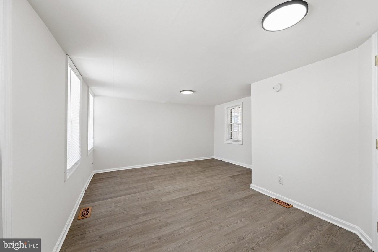 424 N Bentz St - Photo 5 of 50