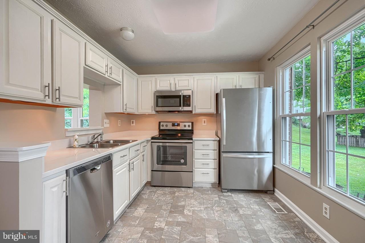 1826 Wye Mills Ln - Photo 2 of 25