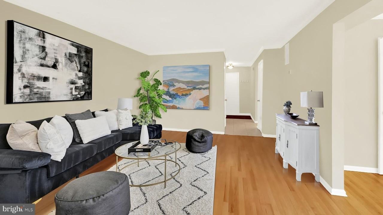 6338 Montrose Rd - Photo 4 of 19