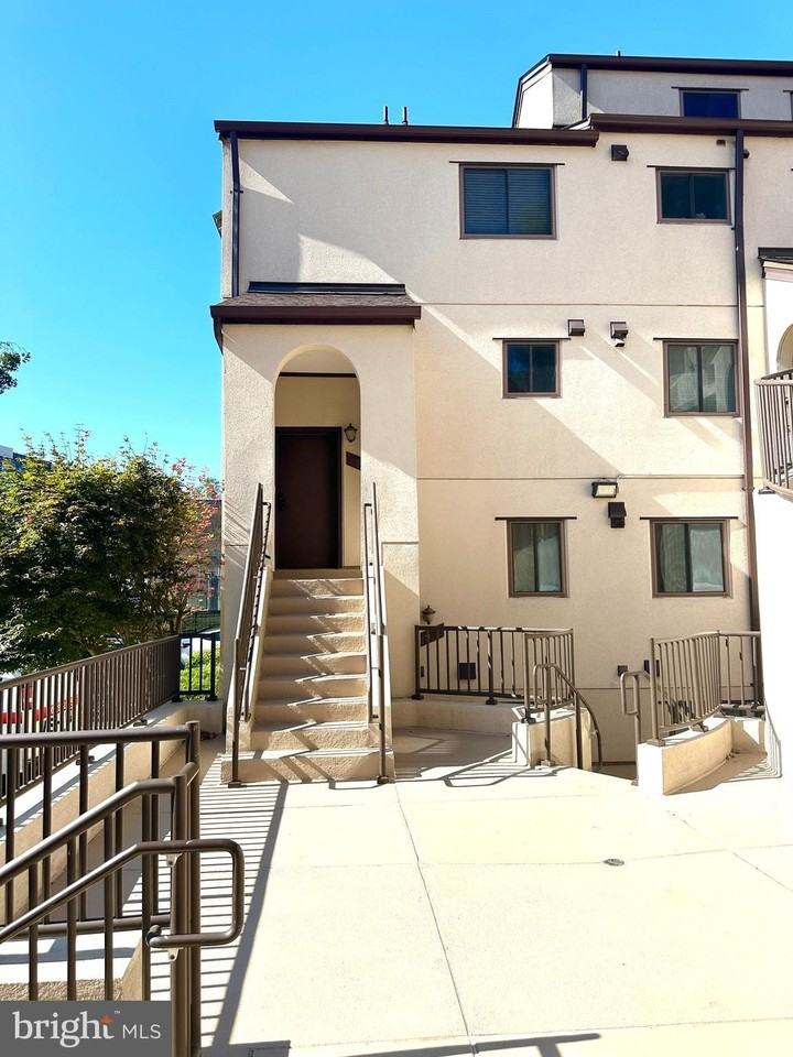8902 Battery Pl - Photo 2 of 15