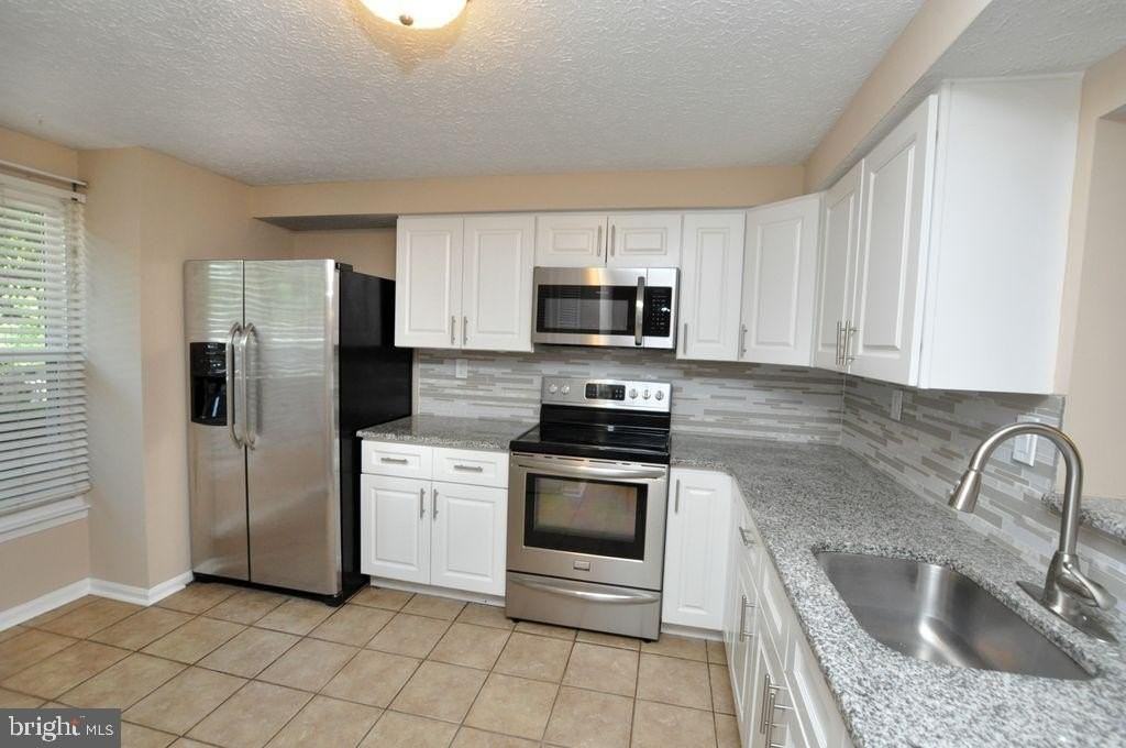 23 Waterview Ct - Photo 2 of 18