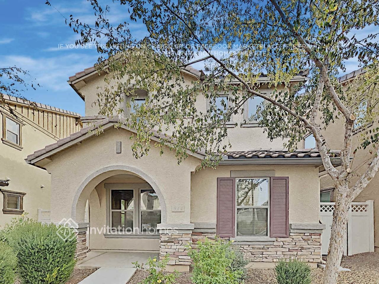 944 S Sabino Dr