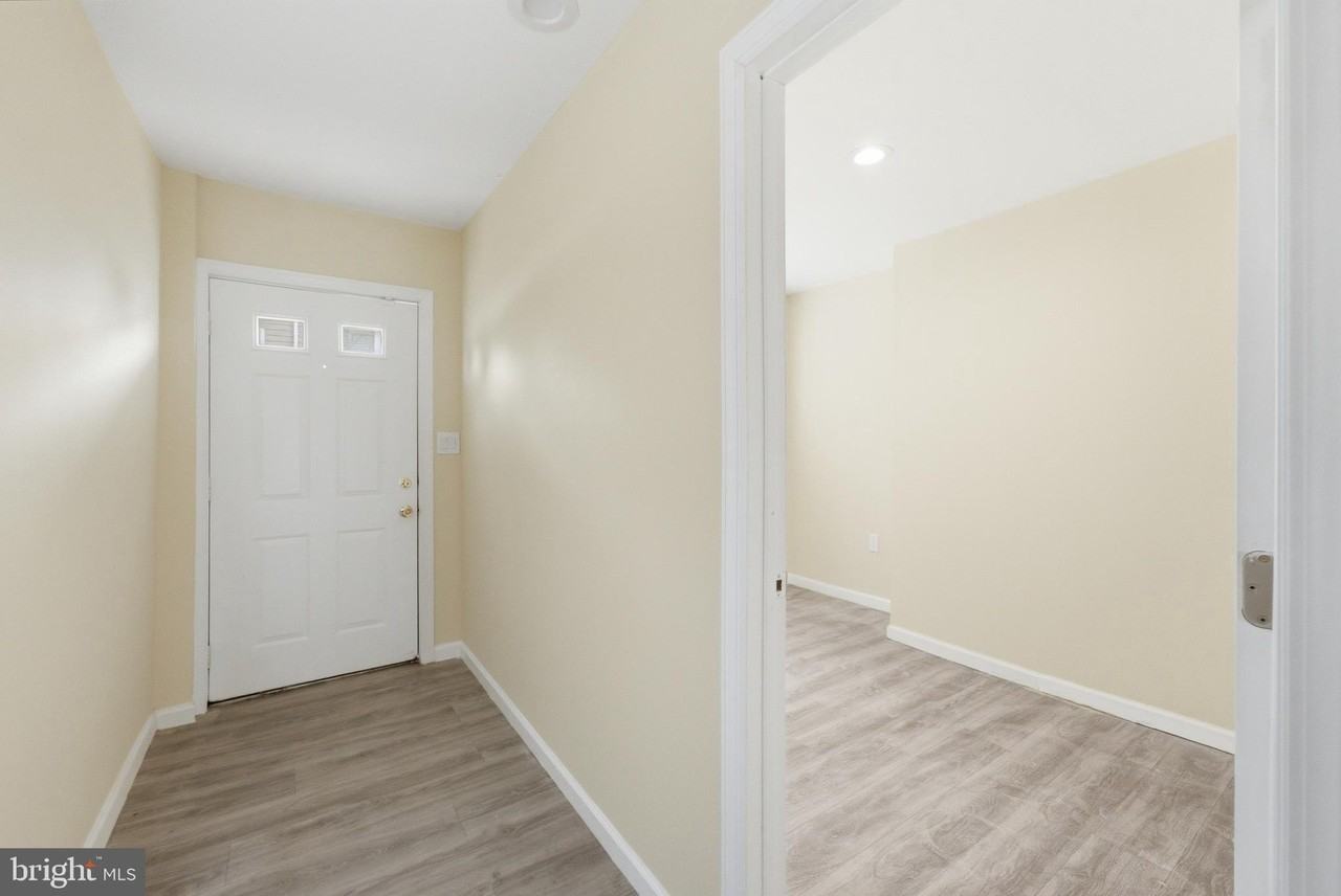 93 Washington St #1 - Photo 4 of 16