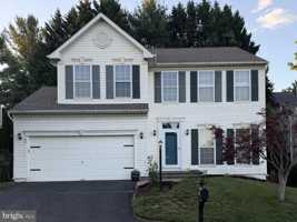 featured image of 929 N York Dr