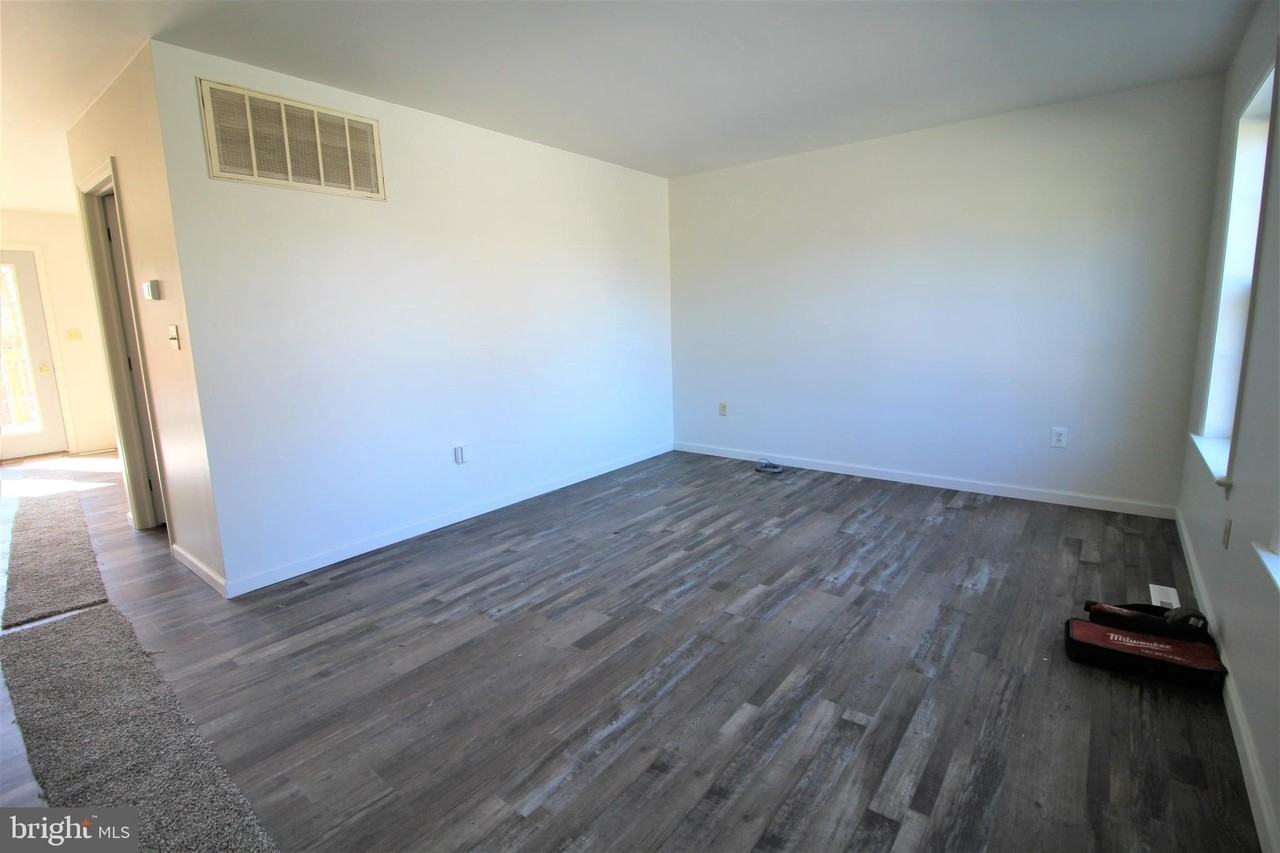 1431 Valley Rd #1 - Photo 3 of 11