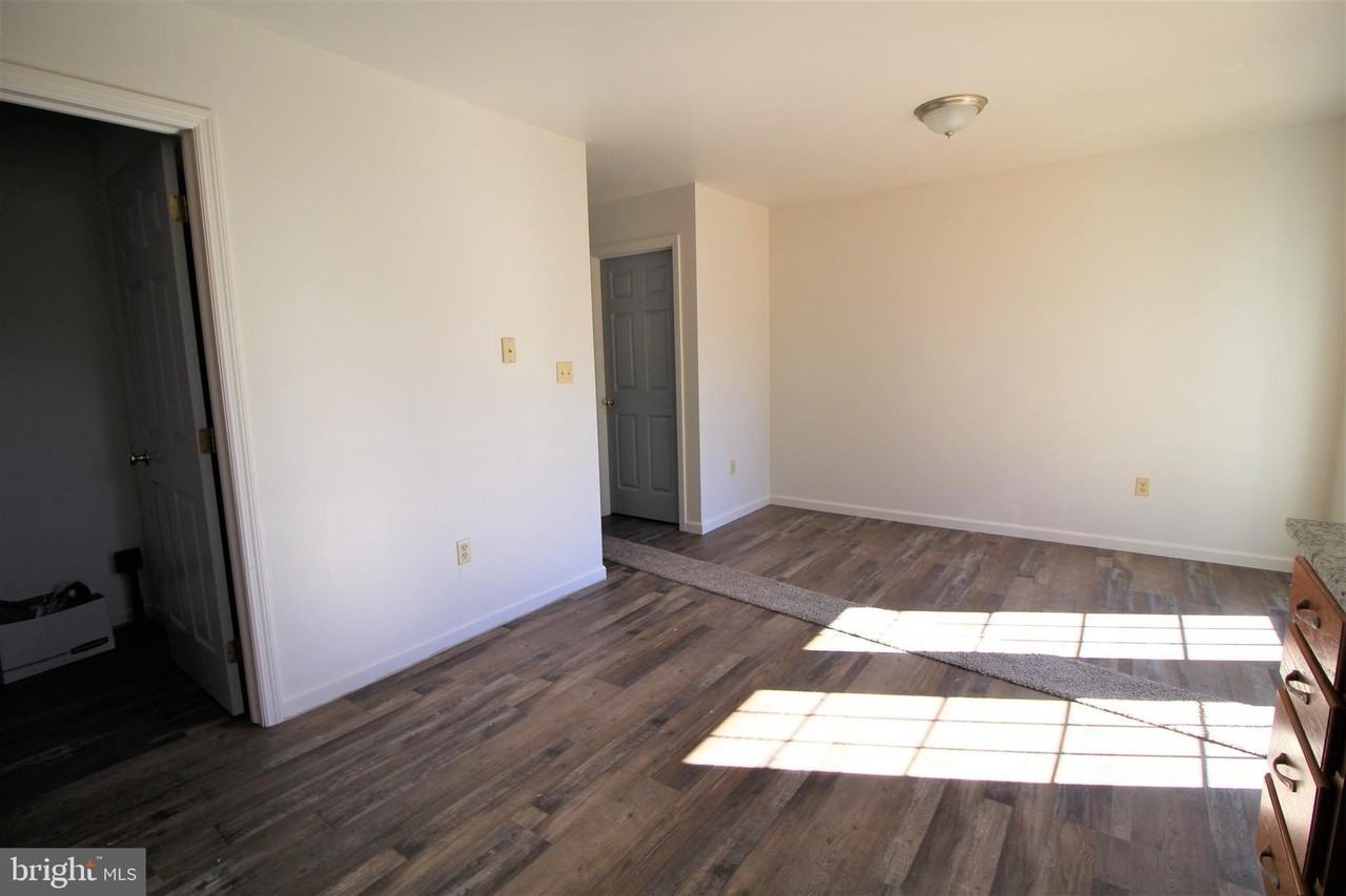 1431 Valley Rd #1 - Photo 5 of 11