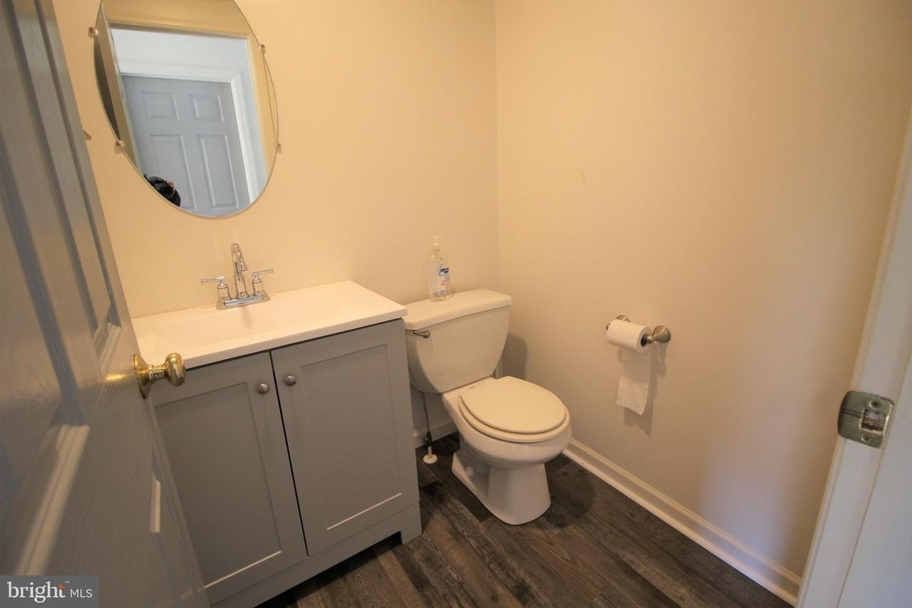 1431 Valley Rd #1 - Photo 6 of 11