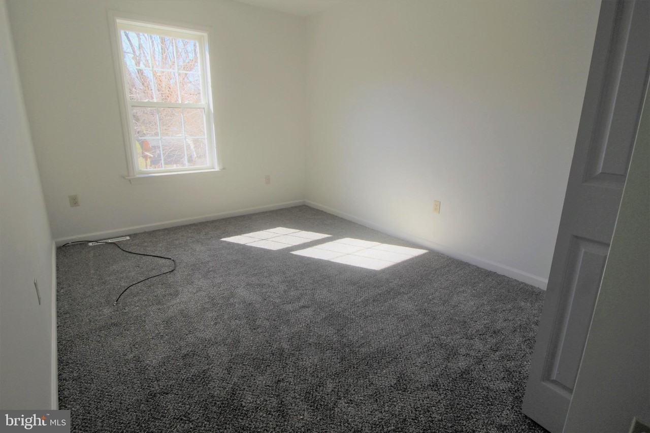 1431 Valley Rd #1 - Photo 7 of 11