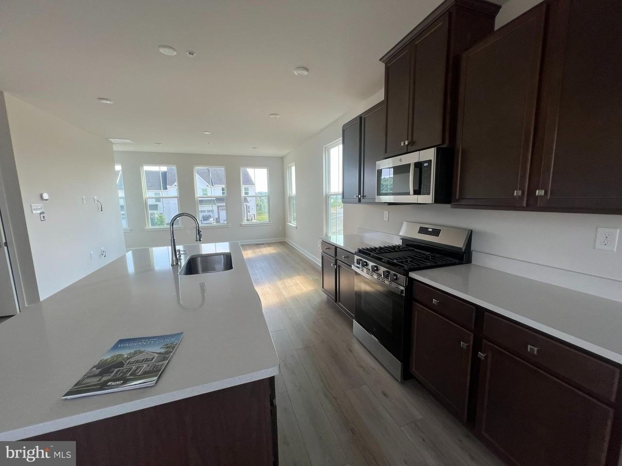 2511 Baydon Ln - Photo 3 of 10