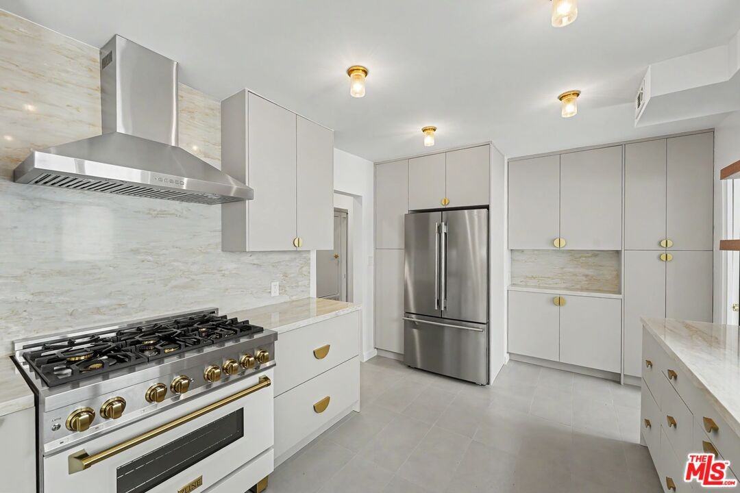 827 15th St #1 - Photo 7 of 8