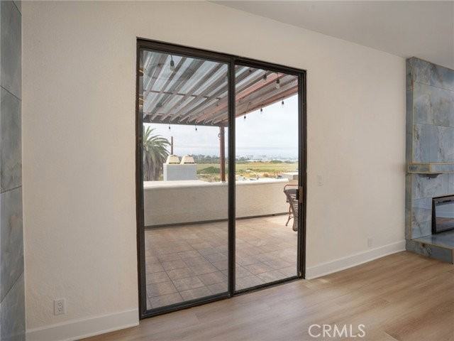 355 Pershing Dr #B - Photo 5 of 8