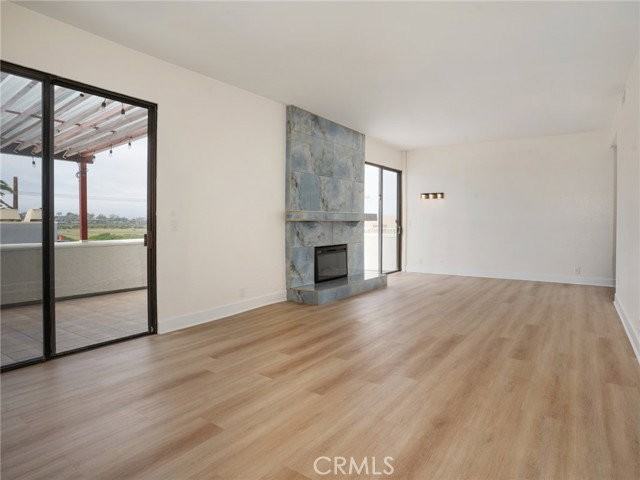 355 Pershing Dr #B - Photo 6 of 8