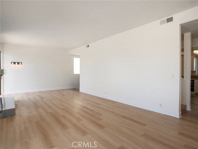 355 Pershing Dr #B - Photo 7 of 8