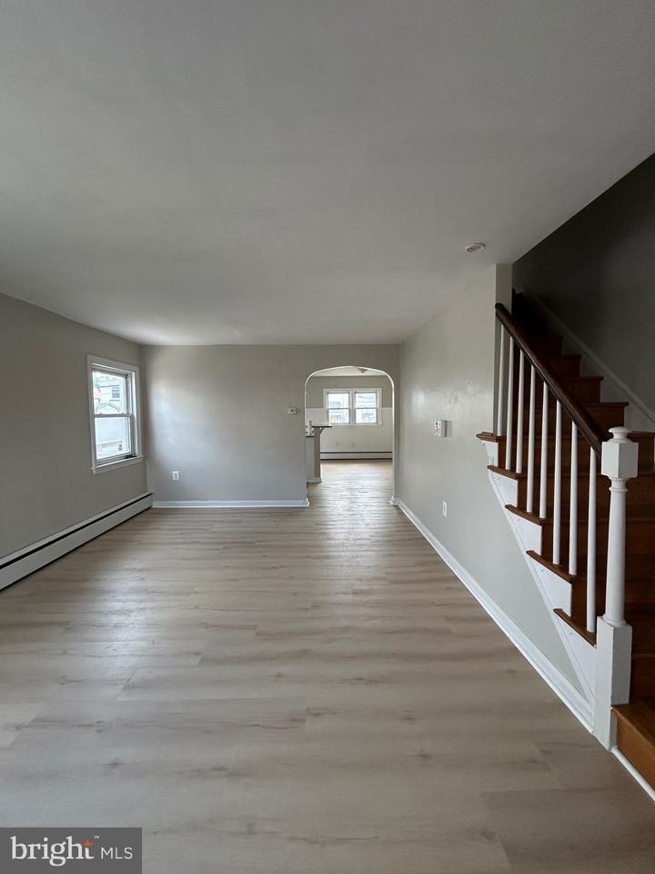 1852 Harfman Dr - Photo 3 of 21